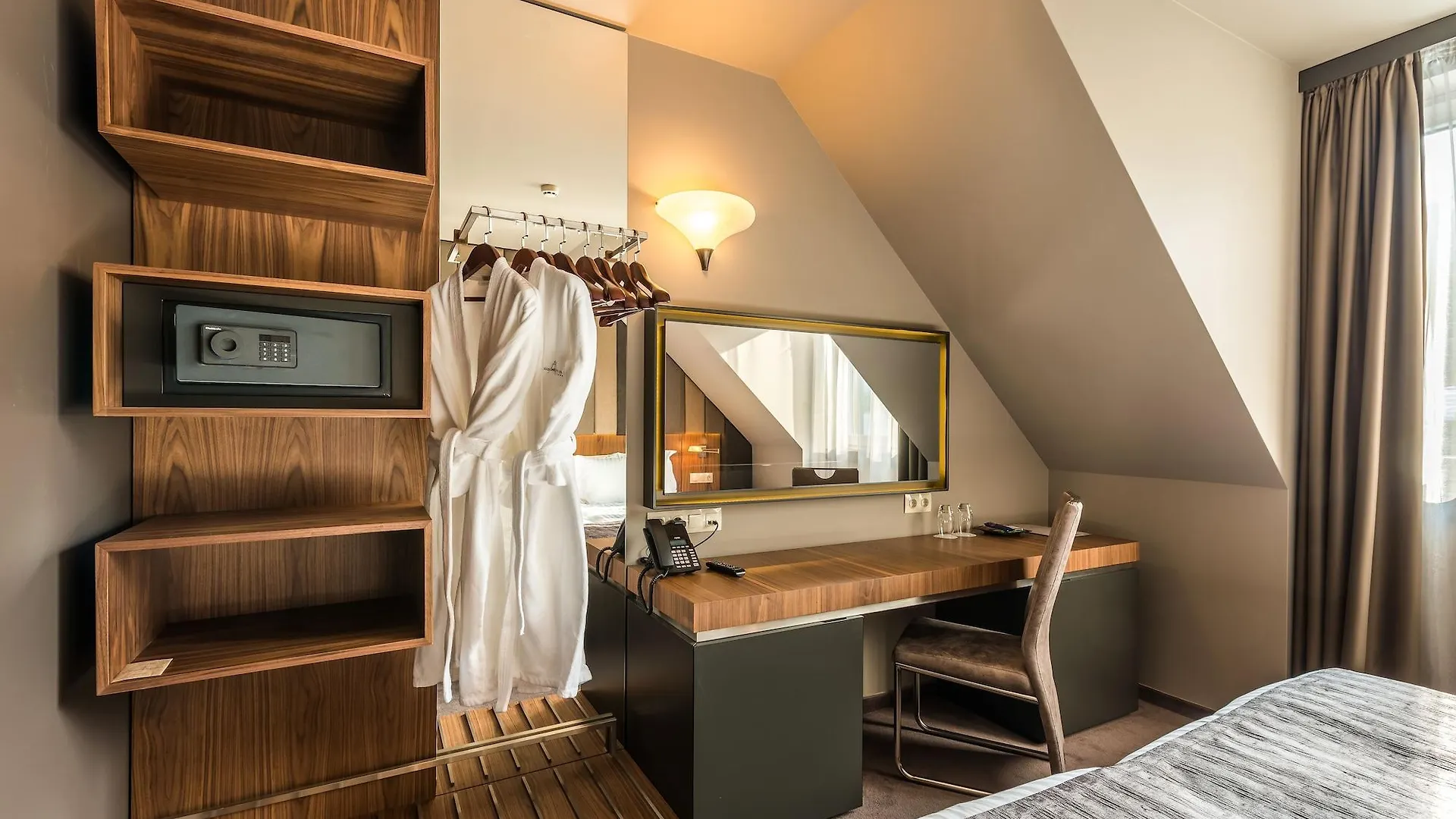 All Seasons Residence Design Hotel - Free Parking ソフィア 5*,