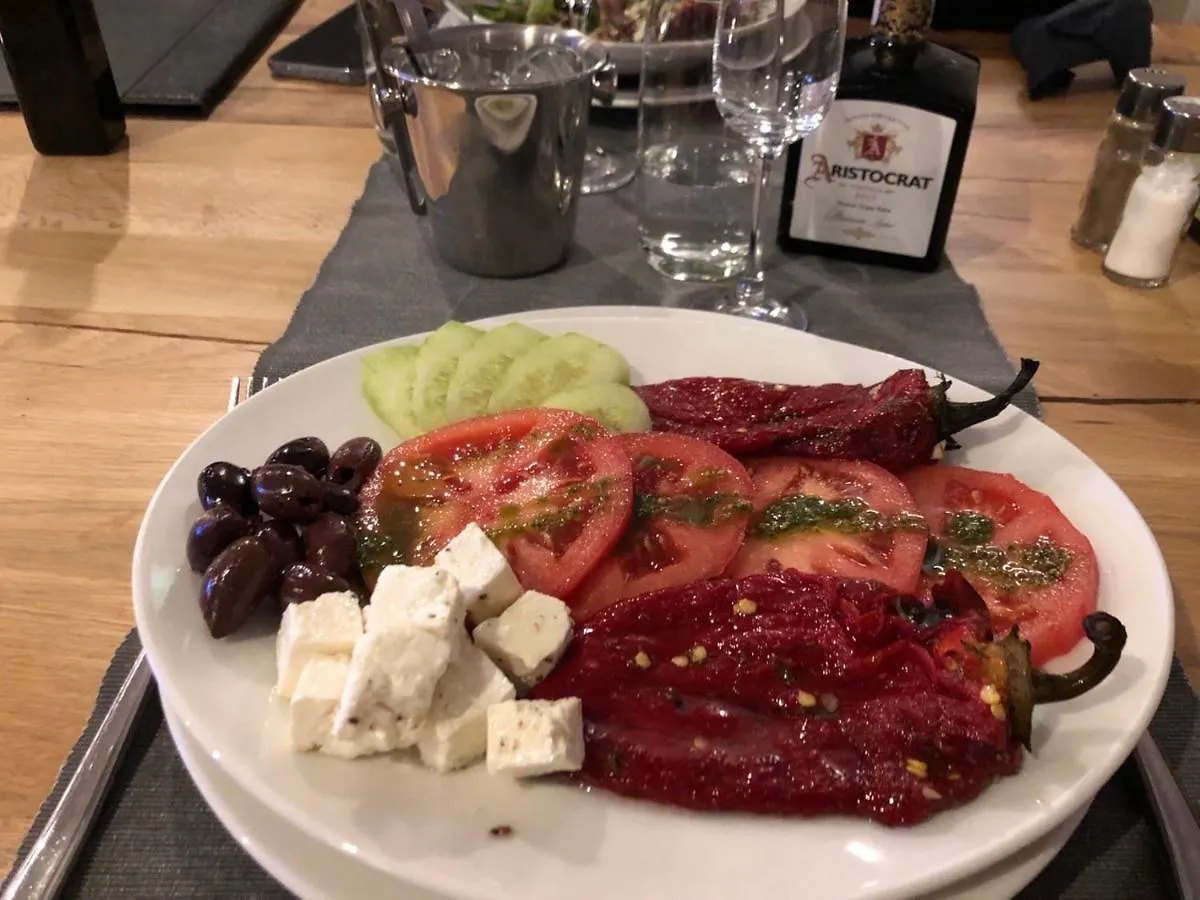 *****  All Seasons Residence Design Hotel - Free Parking Sofía Bulgaria