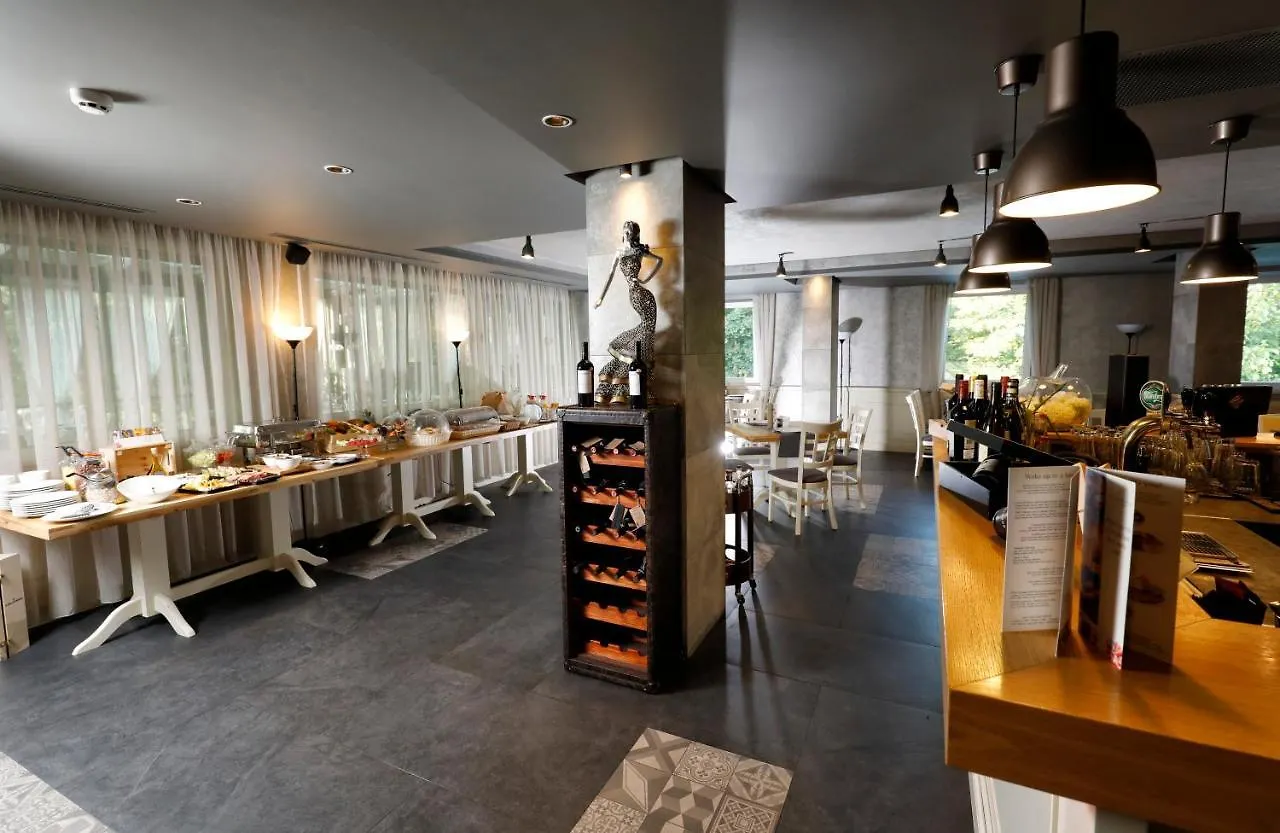 All Seasons Residence Design Hotel - Free Parking Sofía